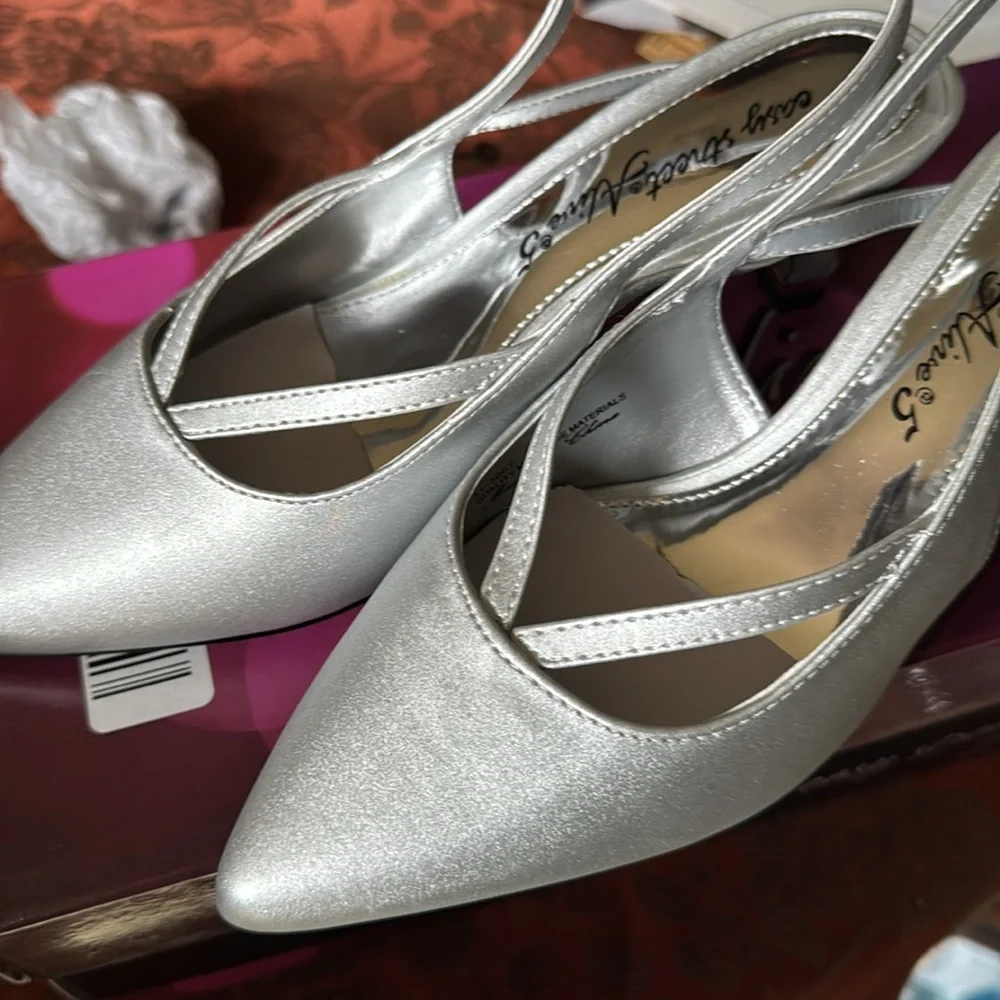 Elegant Silver Women's Slingback Shoes Never Worn Size 6W - Picture 7 of 12